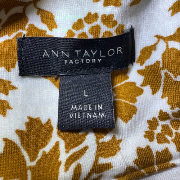 NWT Ann Taylor Brown and White Off Shoulder career Blouse size L - Picture 6 of 8